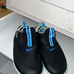 Nike Womens Black and Blue Shoes